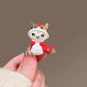 ブローチ 蛇　蛇 雑貨 蛇 ヘビ へび 蛇グッズ おしゃれ ピンブローチ  服装   ブローチ キラキラ