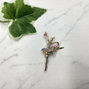 ブローチ　個性的　ラインストーン　バレエ　バレリーナ
