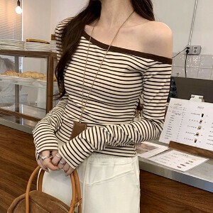 T-shirt Off-The-Shoulder Cut-and-sew