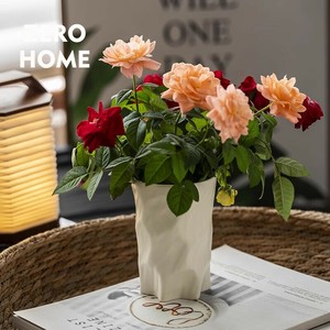 陶磁器 小花挿し 置物 アイデア 民宿 花瓶