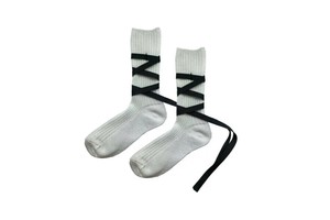 FAKUI  GLITTER RIBBON LACEUP SOCKS　WHITE　ラメリボンソックス