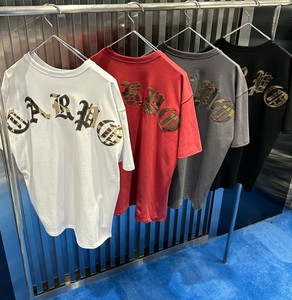 【2025春夏新作】カモフラロゴ刺繍Tシャツ＜ユニセックス＞