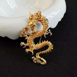 龍　ブローチ 卒業式   ブローチ 竜 リュウ 入学式 入園式  結婚式 華やか　ブローチ キラキラ