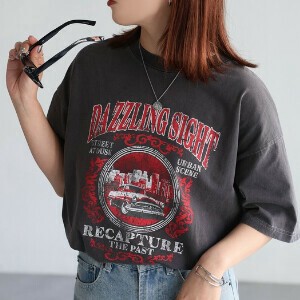 カレッジロゴヴィンテージライクピグメントTシャツ　カレッジロゴ　ヴィンテージライク　ピグメント
