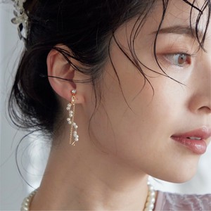 ウェーブライン小粒パールイヤリング パーティアクセサリー 謝恩会 結婚式 お呼ばれ同窓会