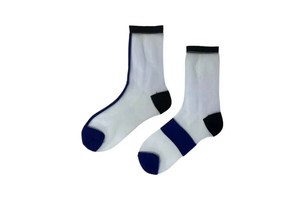 FAKUI ASYMMETRIC LINE SEE-THROUGH SOCKS BLACK×BLUE　　アシンメトリーラインシースルーソックス