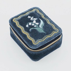 フラワーリング アクセサリーポーチ ベロア×フラワー刺繍 ブルー GPO0354-BL