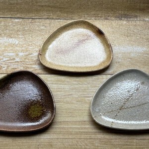 【黄瀬戸・伊賀織部・流砂丘】三角皿　3柄　（美濃焼・日本製・陶磁器）