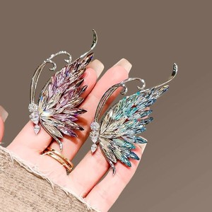ブローチ 蝶　バタフライ butterfly おしゃれ 蝶々 雑貨  蝶々 入学式 入園式  ブローチ キラキラ　水晶