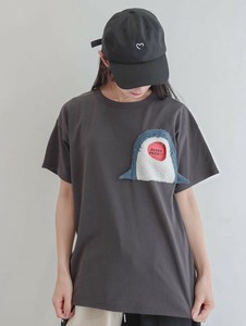 推し活にも！サメの 胸ポケット ゆるだぼ Tシャツ – サメ  レディース メンズ
