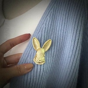 ブローチ 兎  おしゃれ ピンブローチ  服装 入学式 入園式  結婚式 華やか　ブローチ キラキラ