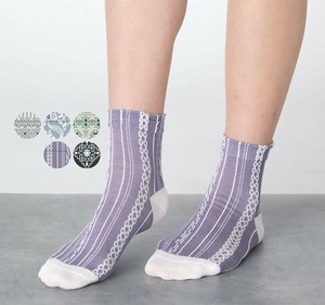 フェミニン柄刺繍クルーソックス　ソックス　靴下　雑貨屋　靴下屋　刺繍　クルーソックス