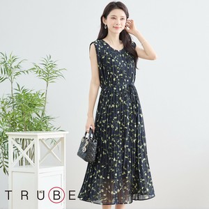 【2025新作】【M〜L】プリーツリーフ柄ロングワンピース(N82-293A)（1号店）FM1
