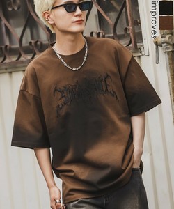 【SIDEWAYSTANCE】刺しゅうバンドロゴスプレー半袖Tシャツ