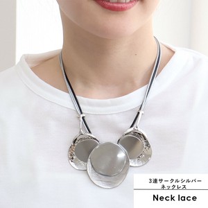 3連リングシルバーデザインネックレス
