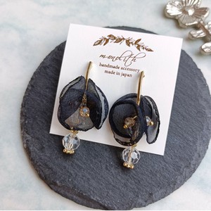 Pierced Earrings Gold Post black
