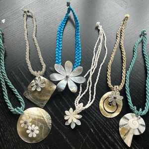 ★アウトレット商品！★  シェルネックレス 6本 Aセット