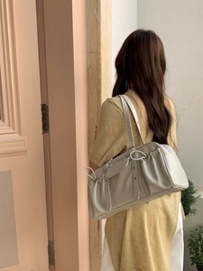 シャーリングポケットボストンバッグ　ロングハンドル