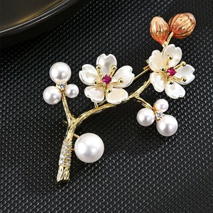 花　梅　ブローチ 卒業式  おしゃれ ブローチ  服装 入学式 入園式  結婚式 華やか　ブローチ キラキラ
