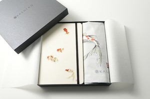 包む、綴る、旅する −ギフトセット−金魚ノート × 金魚風呂敷