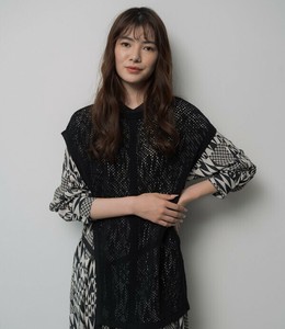 【春夏商品!】メッシュ編み 【アシンメトリー】ニットベスト