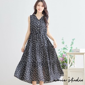 【2025新作】【M〜L】モノトーンフラワーシャーリングノースリーブVネックワンピース(N82-326)（5号店）FM5