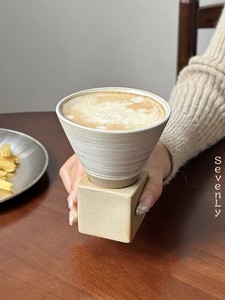 人気上昇 漏斗形状粗陶器 マグカップ 陶器「2025新作」