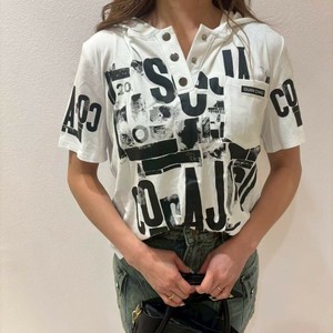 ロゴデザインフード付きトップス♪
