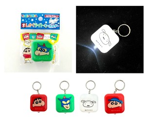 「光る」クレヨンしんちゃんましかくライトキーホルダー