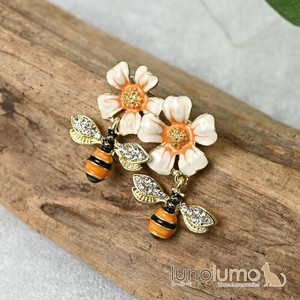 Brooch Flower Ladies fashion Sparkle Brooch