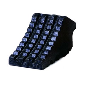 信栄物産　タイヤ歯止め    4069