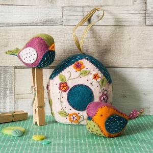 UK直輸入　フエルトキット　小鳥と鳥小屋