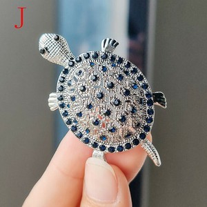 ブローチ 亀  レディースファッション   DYLA484