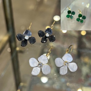 Pierced Earringss Flower Navy Green 3-colors