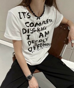 【2025春夏新作】はみ出しプリントT レターロゴプリントTシャツ