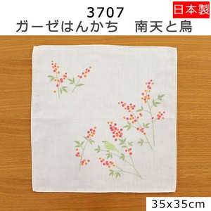 ガーゼはんかち 南天と鳥 Heavenly bamboo ハンカチ　2重ガーゼ　日本製  オレンジ　35×35
