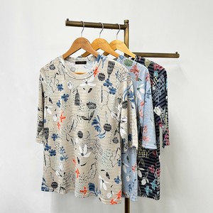 【2025春夏新作】綿混シャドーボーダーTシャツ　イラストタッチ柄　レディースアパレル　ミセス