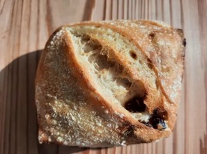 ＜冷凍パン＞rus レーズン／無添加、国産小麦 カフェ レストラン