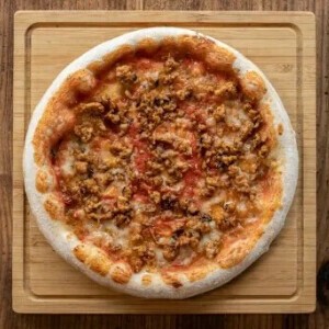 ＜冷凍ピザ ＞石窯ピザ・秋川鶏のひき肉ピリ辛みそ／無添加、国産小麦 カフェ レストラン