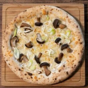 ＜冷凍ピザ ＞石窯ピザ 松きのこ&白ネギ／無添加、国産小麦 カフェ レストラン