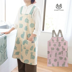おかべてつろう　かぶるだけエプロン　バッククロス　ネコ