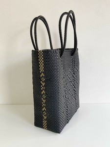 【再入荷】手編みのメルカドバッグ/ 縦⾧（M）LINE BLK