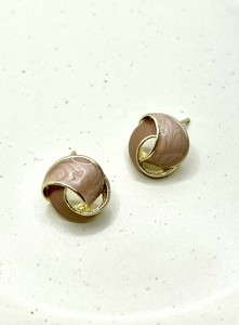 ツイストマーブルピアス［ブラウン］
