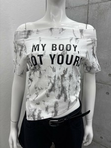 英文字ptオフショルTシャツ