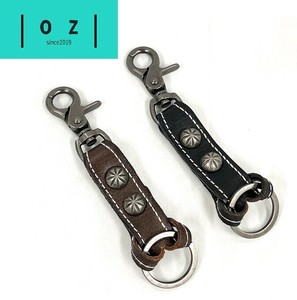 コンチョ付きレザーキーリング　キーホルダー　バックチャーム　メンズアクセサリー　メンズカジュアル
