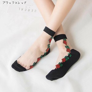 【現品50％オフ】WU14765s-bk×r 5足セット フラワーモチーフシースルーソックス バラ クルーソックス
