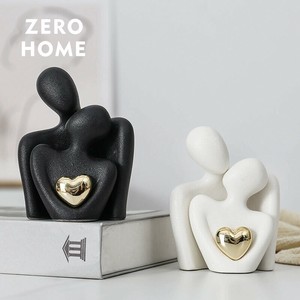 愛の金メッキ 抽象 酒箱置物 カップル抱っこ インテリア キャラクター置物
