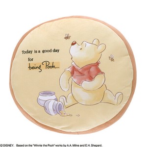 ディズニー くまのプーさん ハピネスフラワーデイ クッション　ぬいぐるみ