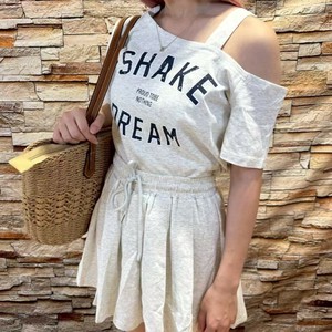SHAKE DREAMプリントトップス＆プリーツミニスカートセット　ワンショルダートップス/肩ストラップ付