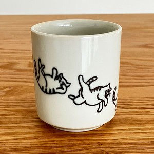 ねこまるけ ヨッコラセ 切立湯呑 [美濃焼 食器 日本製]